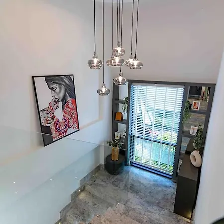 فيلة Alanya Villa *
